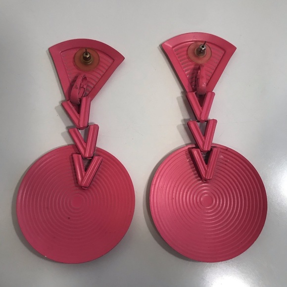 Vintage Earrings, 1960s - 1980s, Hot Pink Metal - Picture 5 of 9